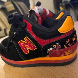 Y2K New Balance Sesame Street Elmo Kids Toddler size 6 Shoes RARE